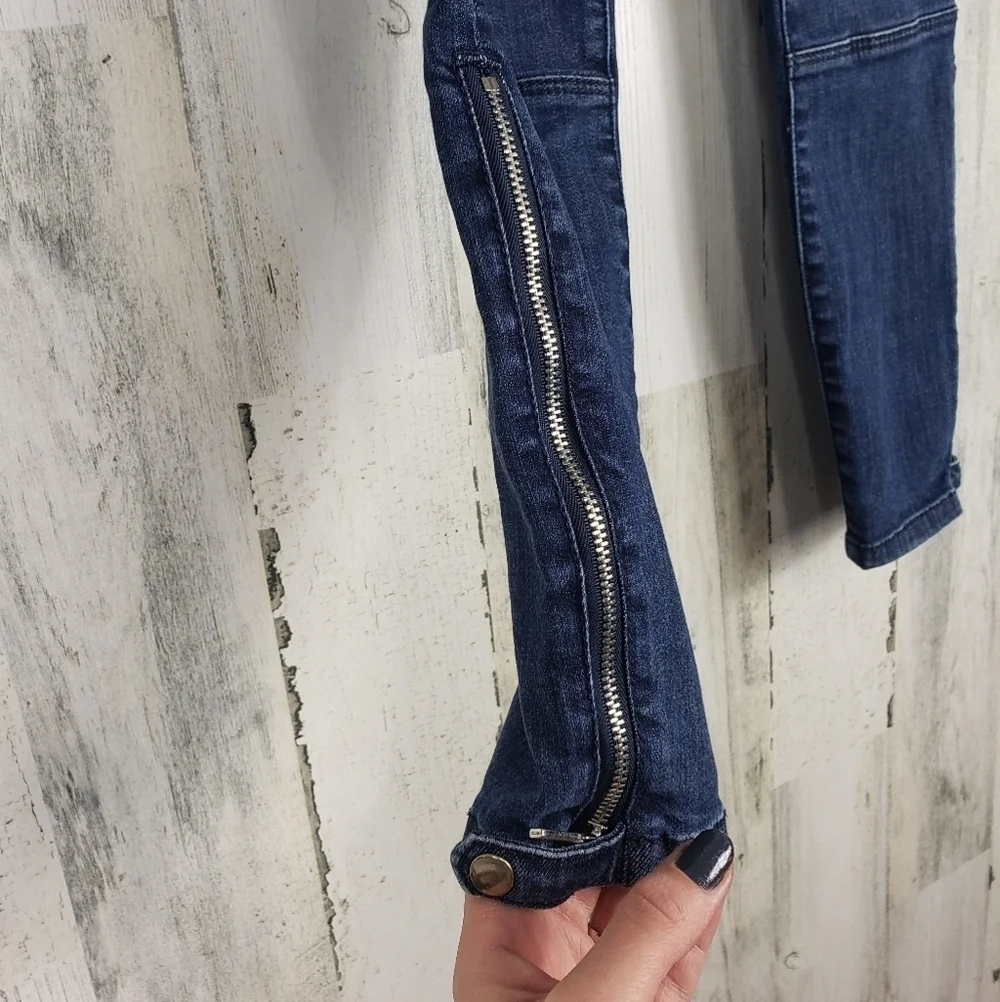 Bebe ankle zipper skinny jeans size 25